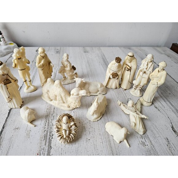 Vintage Hong Kong plastic nativity Wiseman animals village Jesus donkey camel co - Picture 1 of 8